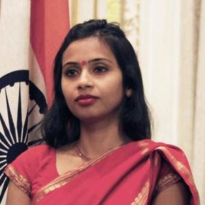 La India confirma que su diplomática abandona Estados Unidos