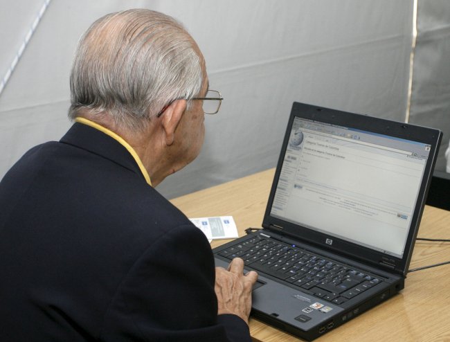 El gran aporte de las personas mayores para las y los ciudadanos digitales del siglo  XXI