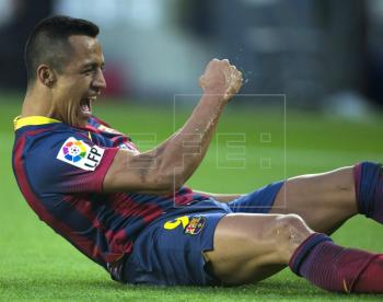 Alexis Sánchez marcó triplete en goleada del FC Barcelona sobre el Elche