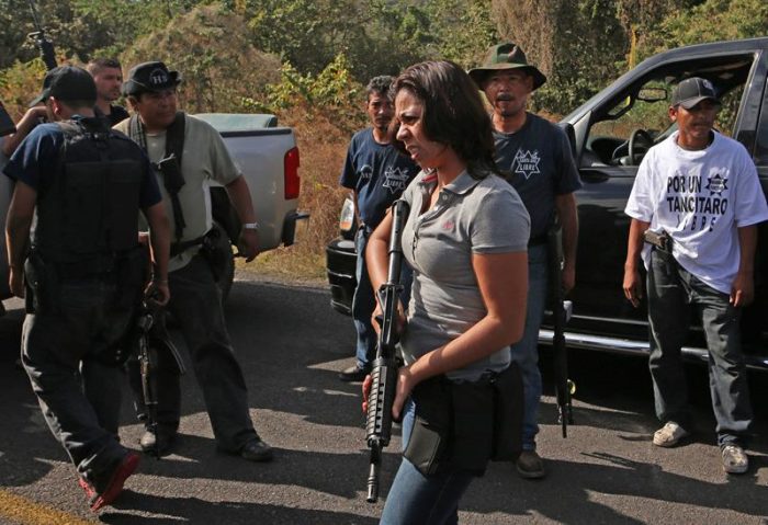 Gobierno de México adopta tono conciliatorio con grupos de autodefensa en Michoacán