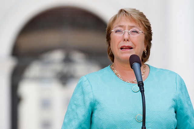 Bachelet anunciará su nuevo gabinete antes que se conozca fallo de La Haya