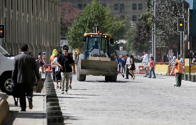 Este jueves comenzó reducción de pistas por la Alameda debido a obras del Plan Barrio Cívico