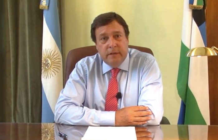 Gobernador argentino despide a mitad de sus funcionarios a través de Youtube