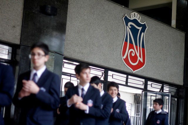 137 alumnos de tercero medio del Instituto Nacional piden que se les haga repetir de curso