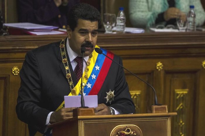 Maduro modifica su equipo económico y el sistema de control de cambios