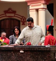 Maduro rindió honores musicales a Chávez