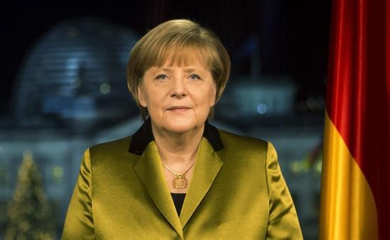 Merkel sufre factura de pelvis que complicará su agenda en las próximas semanas