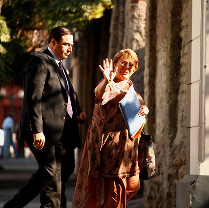 Bachelet trabaja en instalación del futuro gobierno tras periodo de vacaciones
