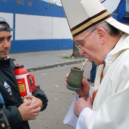 Papa Francisco: «El poder, el lujo y el dinero se convierten en ídolos que impiden la distribución justa de las riquezas»