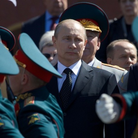 Putin pone en estado de alerta a las tropas próximas a Ucrania