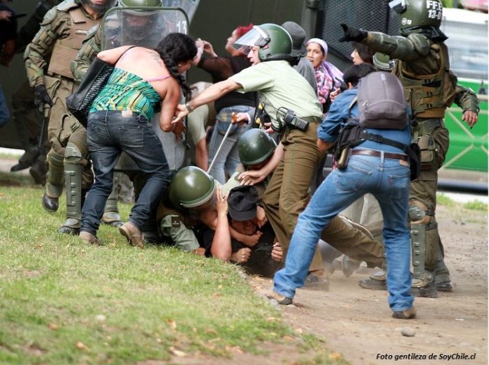 Manifestantes y Carabineros se enfrentan en Temuco tras darse a conocer condena de Córdova