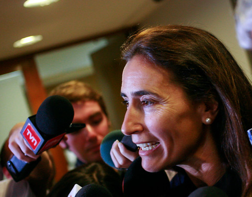 Carolina Schmidt responde al rector Pérez y lo acusa de «desconocer la legislación vigente»