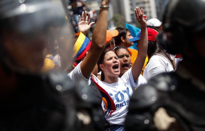 Líder de Juventudes DC insta a estudiantes chilenos a «mirar con simpatía el movimiento venezolano»