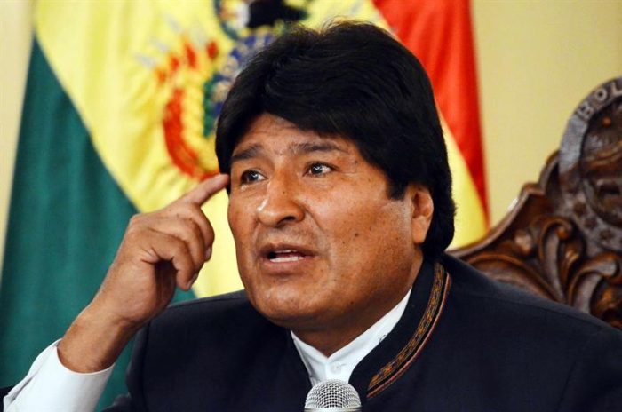 Evo Morales inaugura planta piloto de baterías de ión litio en el salar de Uyuni