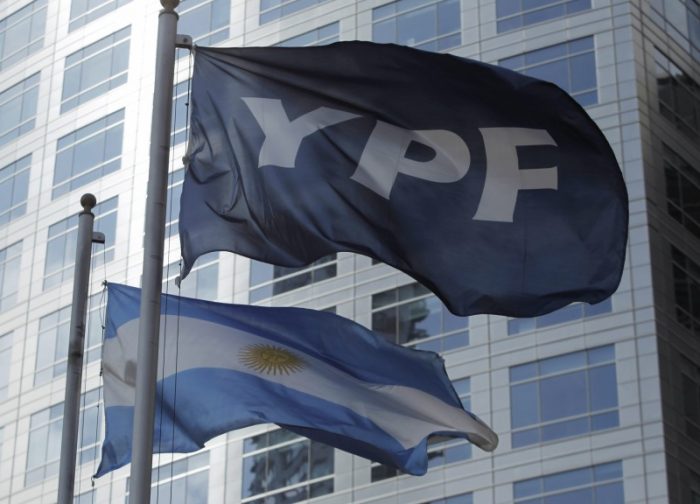 YPF de Argentina planea primera venta de bonos en francos suizos