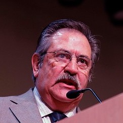 Ricardo Núñez profundiza criticas al secretismo de Bachelet y dice que éste puede ser «un peligro»