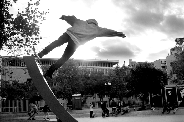 Fotorreportaje: Skaters, la tribu urbana a la que se le va la vida saltando en el aire