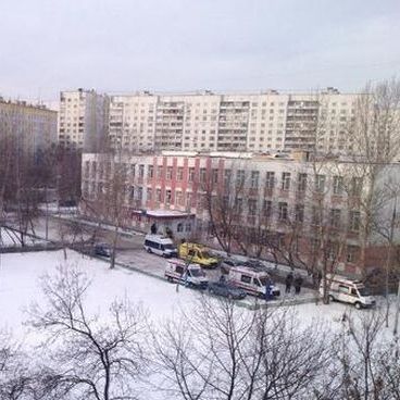 Un hombre armado toma decenas de rehenes y mata a un policía en Moscú