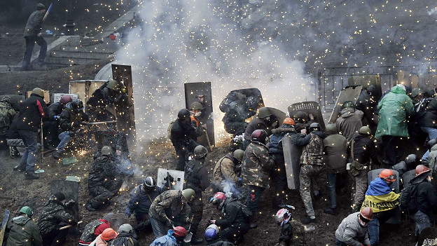 Ucrania: cae la tregua y vuelve a estallar la violencia en Kiev