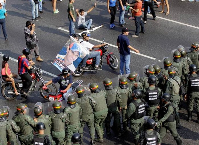 Director de Human Rights Watch confirma brutalidad policial, cerco informativo y violaciones a los DD.HH. en Venezuela