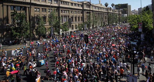 El frente amplio chileno: superar fronteras en el nuevo escenario político