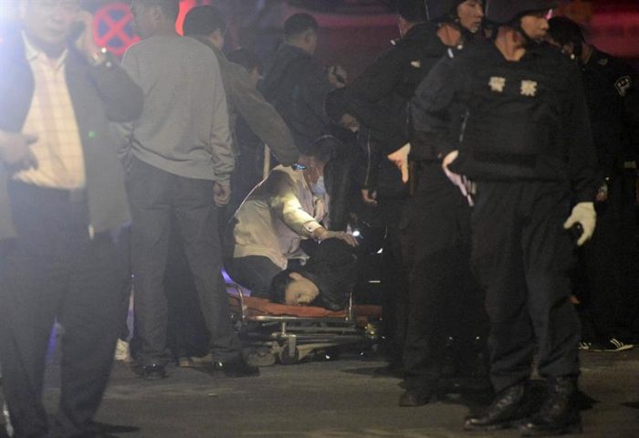 Ataque terrorista deja 34 muertos en víspera de reunión política anual china