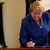 Bachelet: «La reforma tributaria no va a frenar el crecimiento económico»