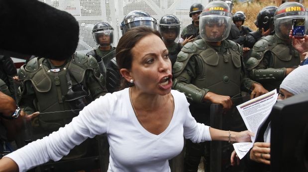 Oposición venezolana pide libertad de López y chavismo pide investigar a diputada Machado