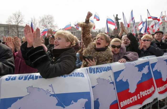Líder prorruso de Crimea dice que unificación a Rusia se completaría en meses