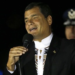 Rafael Correa remodela su gobierno para reforzar el perfil político