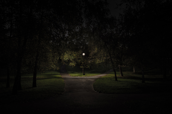 La oscuridad inabarcable de Londres, la ciudad infinita retratada por el lente de Nicolás Sánchez
