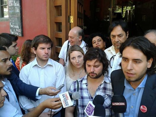 Diputados electos piden a Bachelet realizar un plebiscito para convocar a una Asamblea Constituyente y modificar la Carta Magna