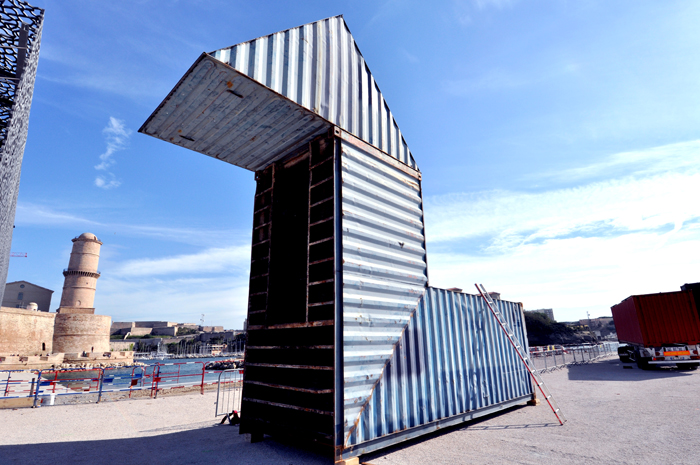 Obra francesa que pliega y corta un contenedor inaugura 4º Festival Teatro Container