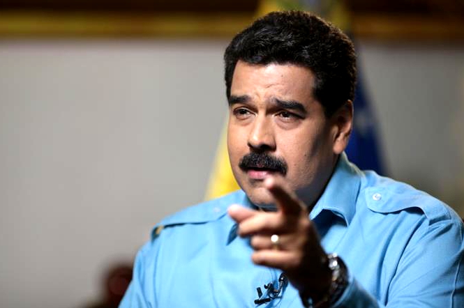 Maduro retrasa viaje e intenta que cambio de mando sea su única actividad en Chile
