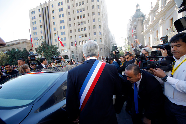 Piñera abandona La Moneda y parte rumbo a Valparaíso para entregar la presidencia a Bachelet