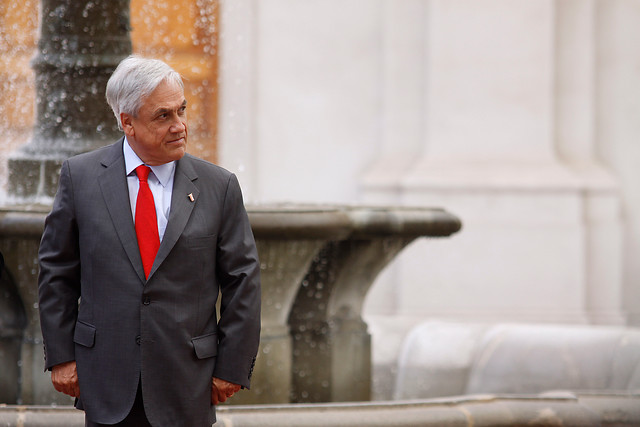 Caso correos electrónicos empaña la despedida de Piñera