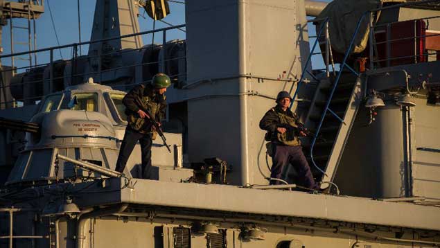 Hombres armados asaltan buque de guerra ucraniano en Sebastopol