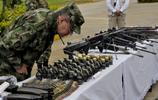 Desmantelan en Colombia red de militares que vendía armas a grupos ilegales