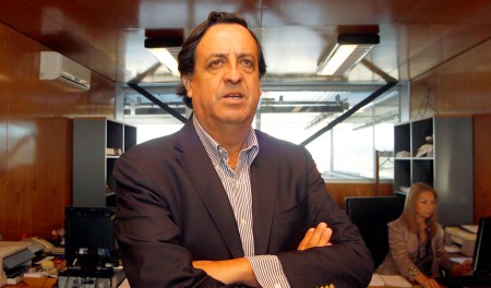 Senador Pérez critica despidos de funcionarios públicos y dice que son para “pagar favores electorales”