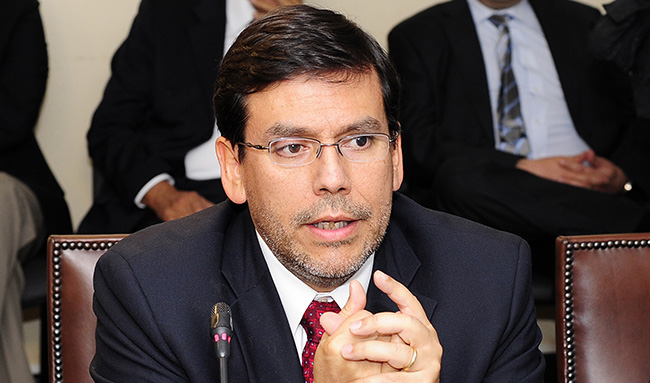En vivo: Alberto Arenas expone ante la comisión del senado