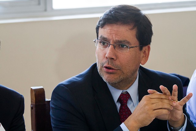 Ministro de Hacienda garantiza recursos para enfrentar emergencias de Valparaíso y el norte
