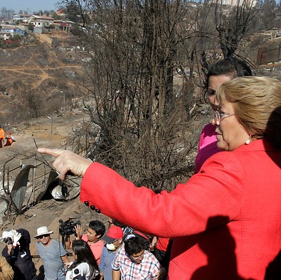 Bachelet firma decreto que nombra los delegados para la reconstrucción en el norte y Valparaíso