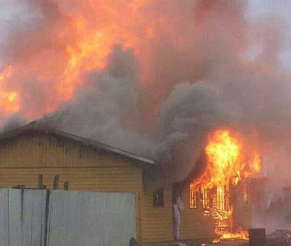 Personas fallecidas en incendio que arrasó con casa de reposo de Paillaco: estaban encerradas con llave