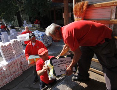 Gobierno inicia reparto masivo de ayuda por terremoto en el norte