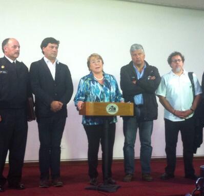 Bachelet no concurrirá a zona afectada por incendio para no entorpecer la labor de los especialistas