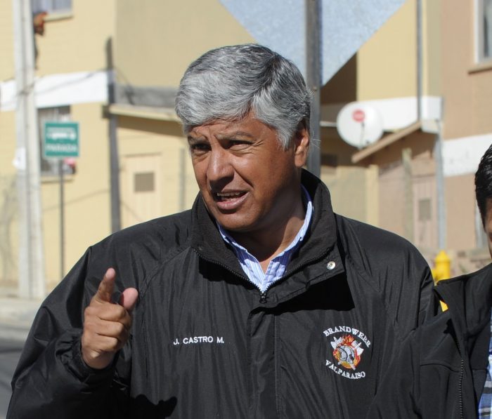 Ex alcalde de Valparaíso Jorge Castro critica a Sharp: «¿Dónde están las soluciones mágicas?»