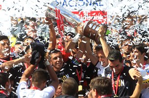 Fútbol: Colo Colo se coronó campeón del Torneo de Clausura y baja su estrella 30