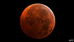 La Luna se vuelve roja en la mayor parte de América