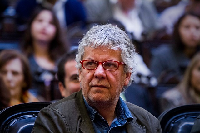 Eyzaguirre corta el queque y anuncia término gradual de la selección por mérito en liceos emblemáticos