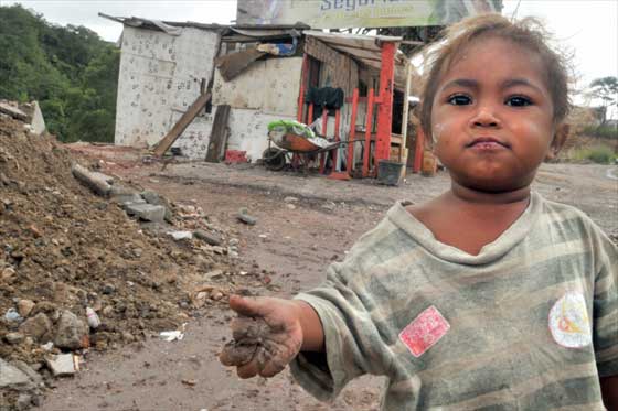 Banco Mundial: «Para acabar con la pobreza se necesitaría que un millón de personas la abandonaran cada semana durante 16 años»